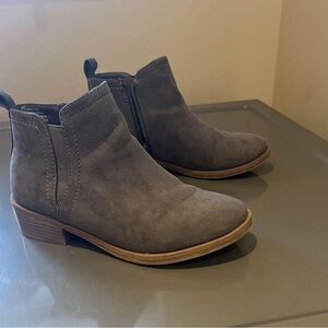 Ankle Boot Faux Suede Woman’s Size 6